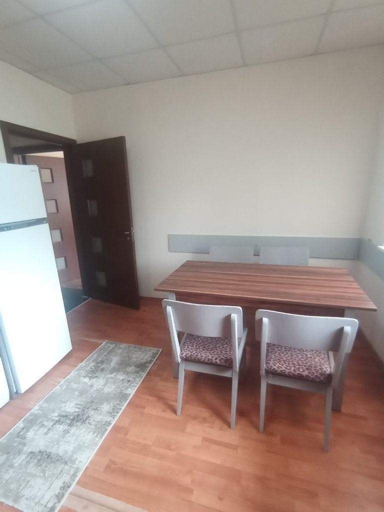 Издаје се  1 спаваћа соба Русе , Центар , 75 м2 | 24421777 - слика [2]