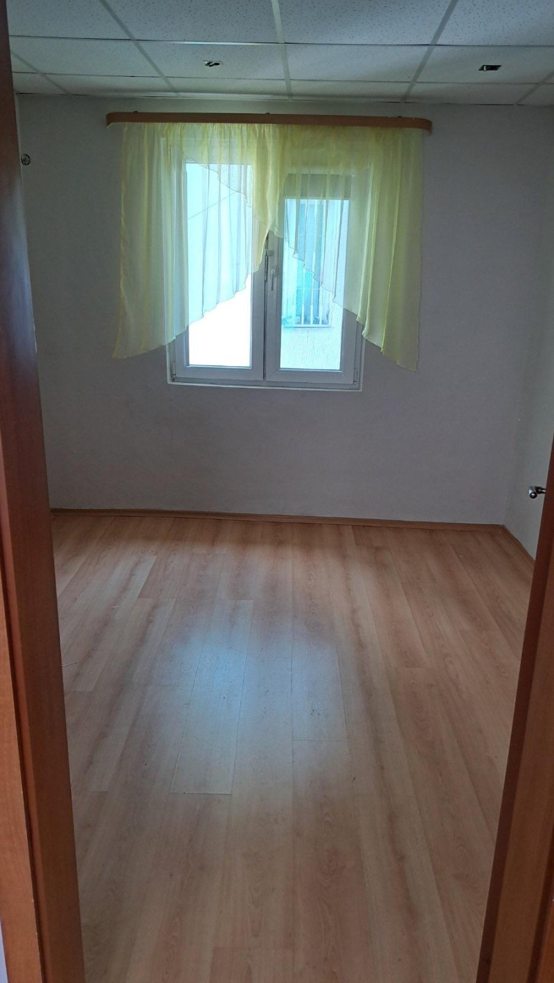 De inchiriat  Birou Burgas , Țentâr , 80 mp | 56172596 - imagine [3]