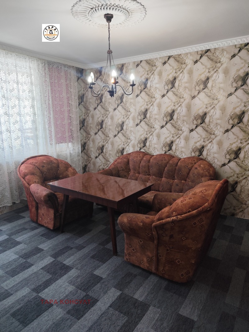 Дава под наем 4-СТАЕН, гр. Горна Оряховица, област Велико Търново, снимка 1 - Апартаменти - 53162402