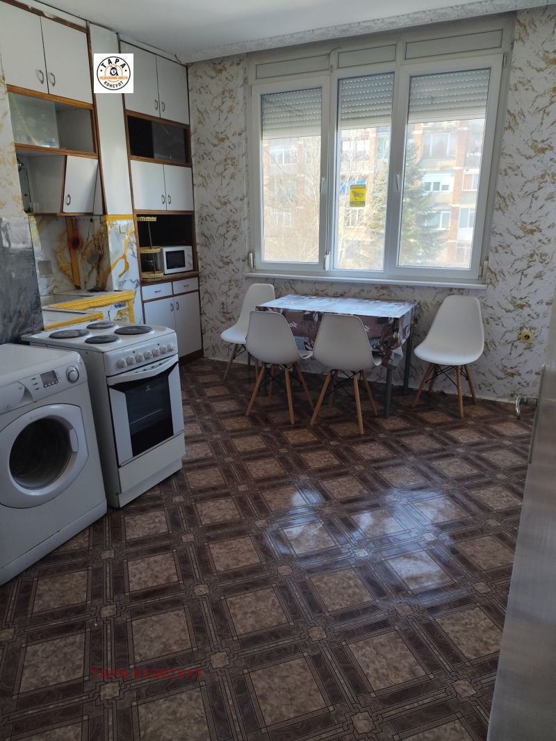 Дава под наем 4-СТАЕН, гр. Горна Оряховица, област Велико Търново, снимка 3 - Апартаменти - 53162402