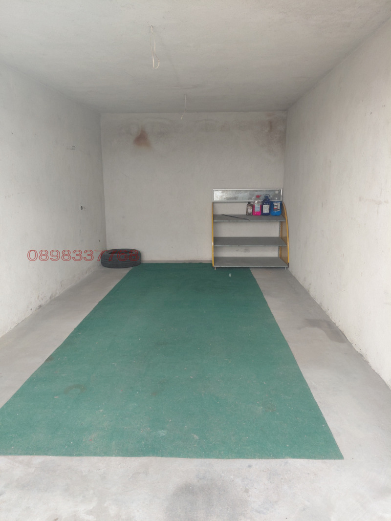 Дава под наем ГАРАЖ, ПАРКОМЯСТО, гр. Пазарджик, Център