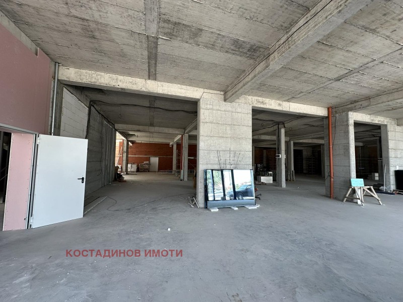 Kiadó  Üzlet Plovdiv , Industrialna zona - Sever , 900 négyzetméter | 42239816 - kép [2]