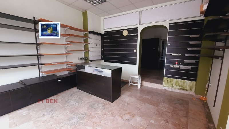 Дава под наем МАГАЗИН, гр. Пловдив, Център