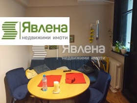 1 chambre Doktorski pametnik, Sofia