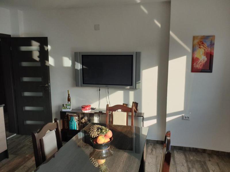 Издаје се  1 спаваћа соба Габрово , Центар , 70 м2 | 72109318 - слика [2]