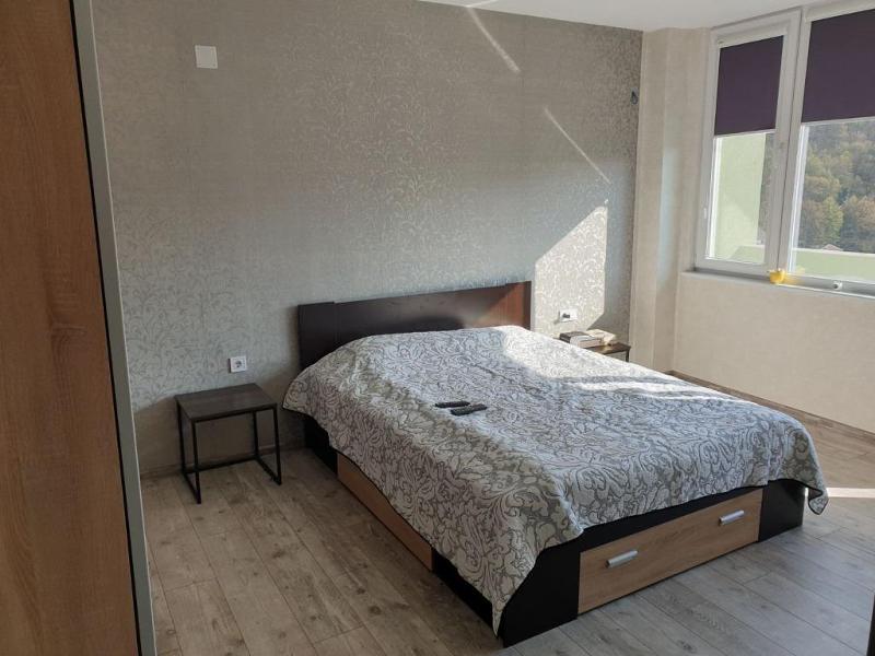 Издаје се  1 спаваћа соба Габрово , Центар , 70 м2 | 72109318 - слика [3]