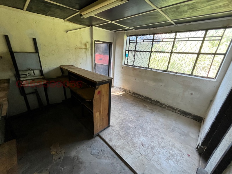 Дава под наем  Склад област София , гр. Драгоман , 2000 кв.м | 25400118 - изображение [9]