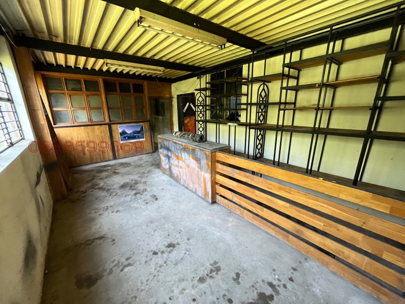 Дава под наем  Склад област София , гр. Драгоман , 2000 кв.м | 25400118 - изображение [8]