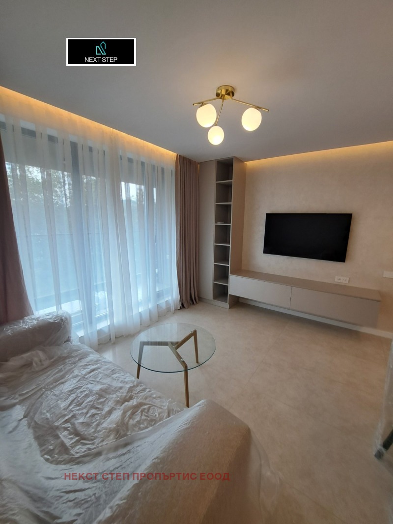 En renta  1 dormitorio Sofia , Poligona , 67 metros cuadrados | 41118262