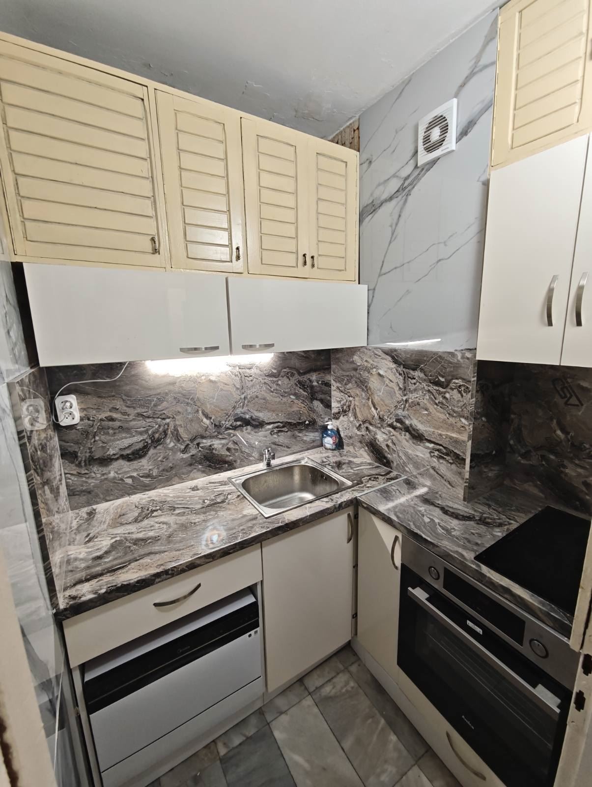 Дава под наем 4-СТАЕН, гр. София, Света Троица, снимка 9 - Апартаменти - 54533259