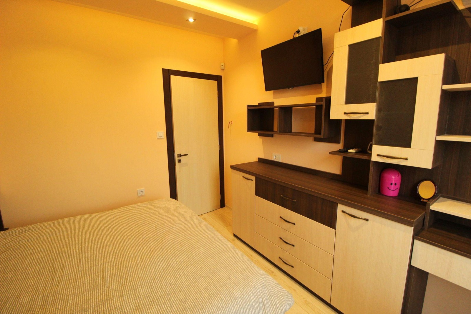 Дава под наем 2-СТАЕН, гр. Варна, Окръжна болница-Генерали, снимка 8 - Апартаменти - 49566276