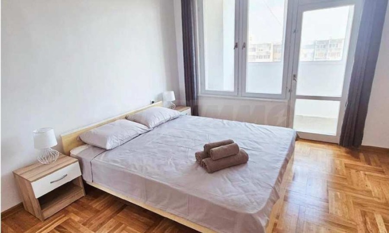 De inchiriat  1 dormitor Varna , Țentâr , 71 mp | 72477845 - imagine [7]