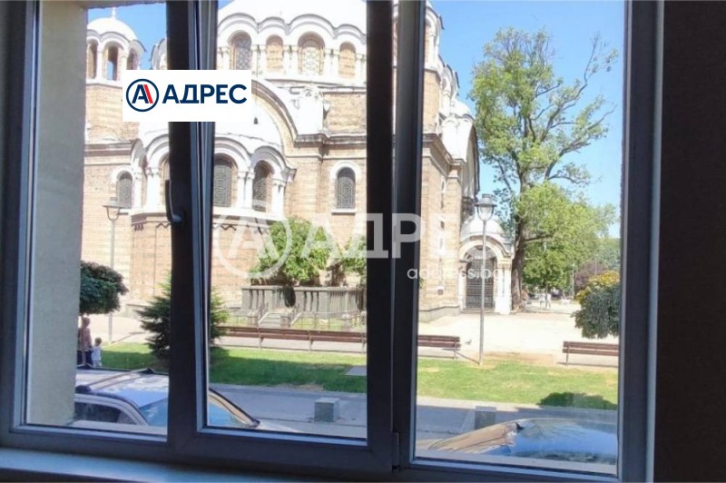 A louer  Bureau Sofia , Tsentar , 72 m² | 69987410