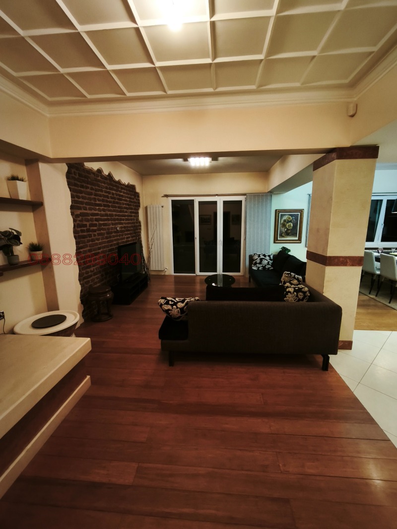 Kiralık  3 yatak odası Sofia , Centar , 190 metrekare | 72594210