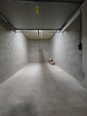 Garagem Kaisieva gradina, Varna