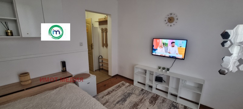 Дава под наем СТАЯ, гр. Пазарджик, Идеален център, снимка 3 - Стаи под наем - 52523787