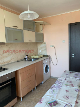 2 slaapkamers Lazur, Burgas 7