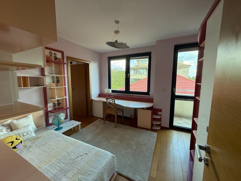 Da affittare  3 camere da letto Sofia , Geo Milev , 140 mq | 22147435 - Immagine [2]