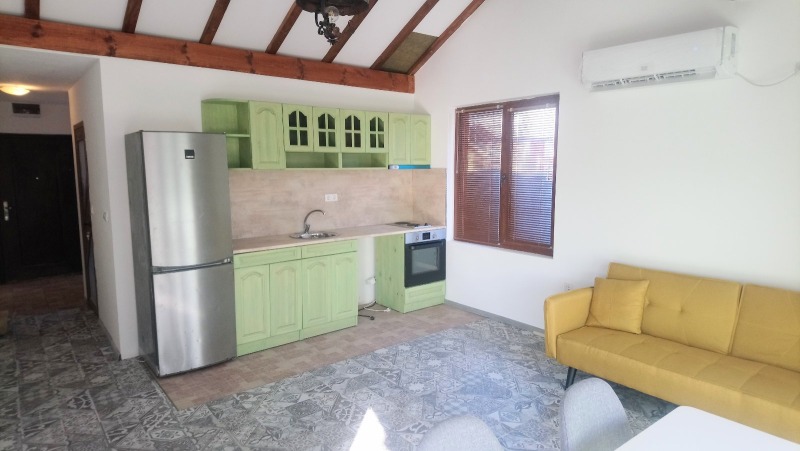 Дава под наем КЪЩА, гр. Бургас, с. Маринка, снимка 6 - Къщи - 53241795