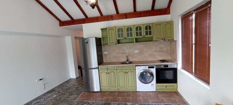 Дава под наем КЪЩА, гр. Бургас, с. Маринка, снимка 3 - Къщи - 53241795