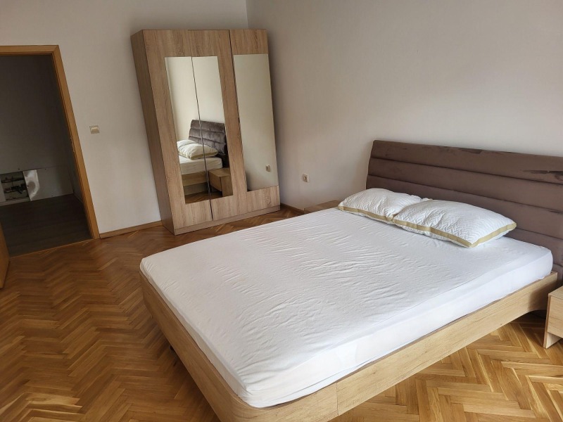 Дава под наем 4-СТАЕН, гр. София, Лозенец, снимка 4 - Апартаменти - 53425897