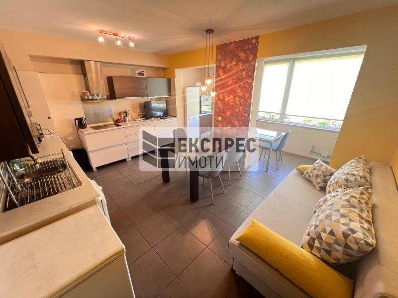 Дава под нем  4-стаен, град Варна, Окръжна болница-Генерали • 1 200 EUR • ID 70450292 — holmes.bg - [1] 