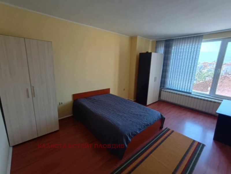En renta  3 dormitorios Plovdiv , Proslav , 129 metros cuadrados | 17773560