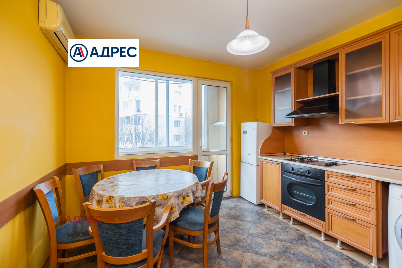 Дава под наем 3-СТАЕН, гр. Варна, Базар Левски