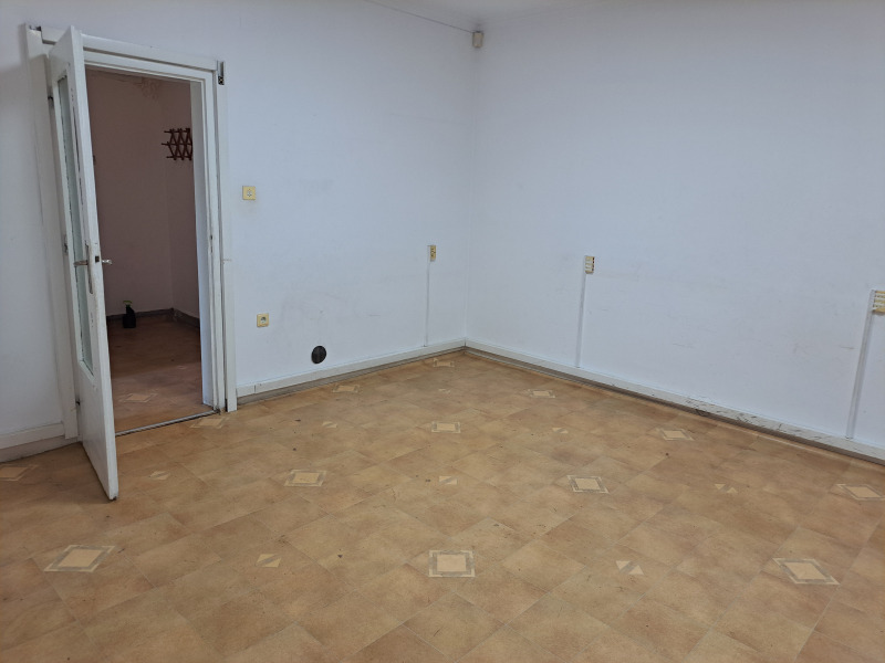 Te huur  3 slaapkamers Sofia , Geo Milev , 120 m² | 96393193 - afbeelding [12]