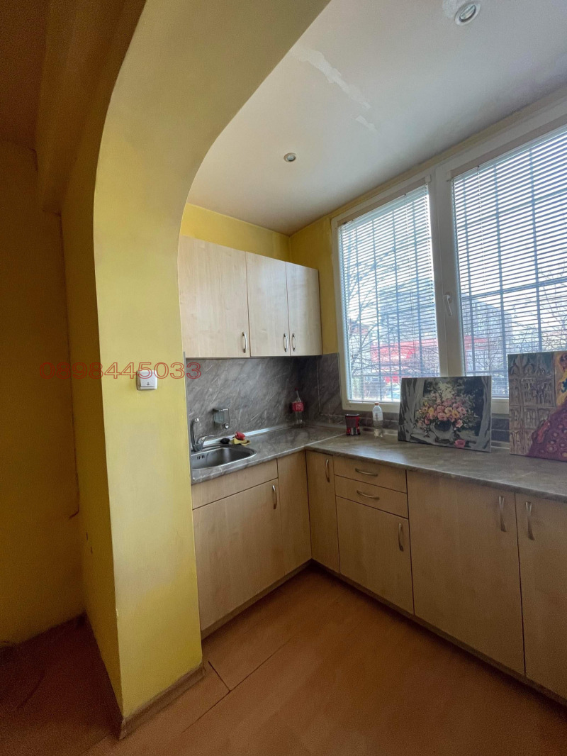 Zu vermieten  2 Schlafzimmer Pernik , Moschino , 87 qm | 74144572