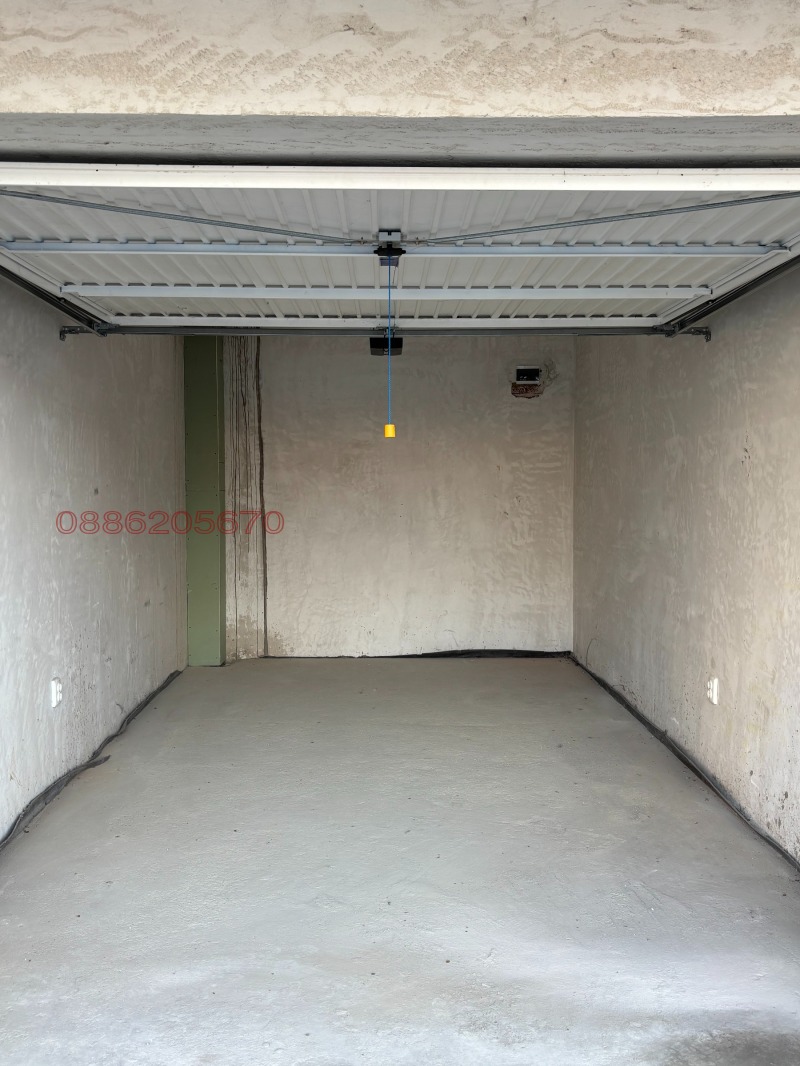 Дава под наем ГАРАЖ, ПАРКОМЯСТО, гр. София, Триъгълника, снимка 2 - Гаражи и паркоместа - 53424176