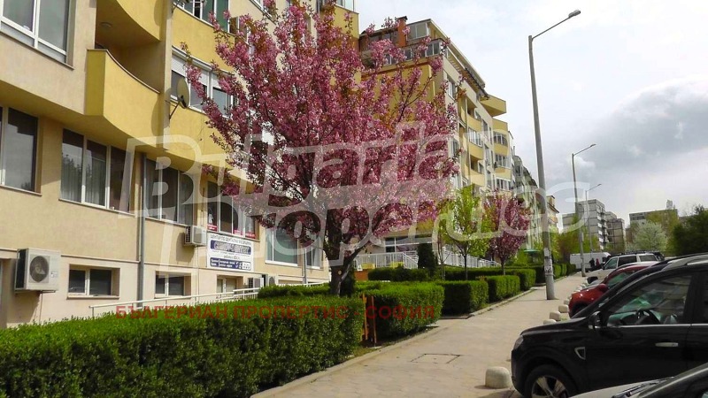 Дава под нем  3-стаен, град София, Студентски град •  700 € • ID 12048214 — holmes.bg - [1] 