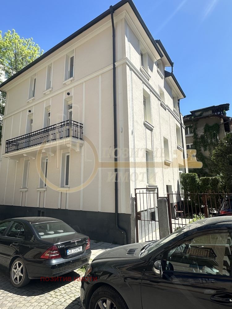 Дава под наем  Етаж от къща град София , Оборище , 120 кв.м | 66792328