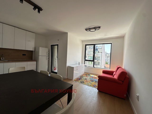 Zu vermieten  1 Schlafzimmer Sofia , Zentar , 65 qm | 69637598 - Bild [3]