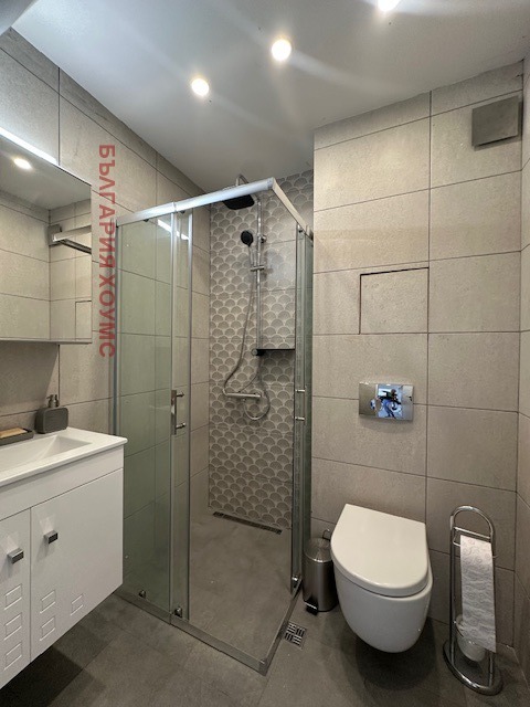 Zu vermieten  1 Schlafzimmer Sofia , Zentar , 65 qm | 69637598 - Bild [12]