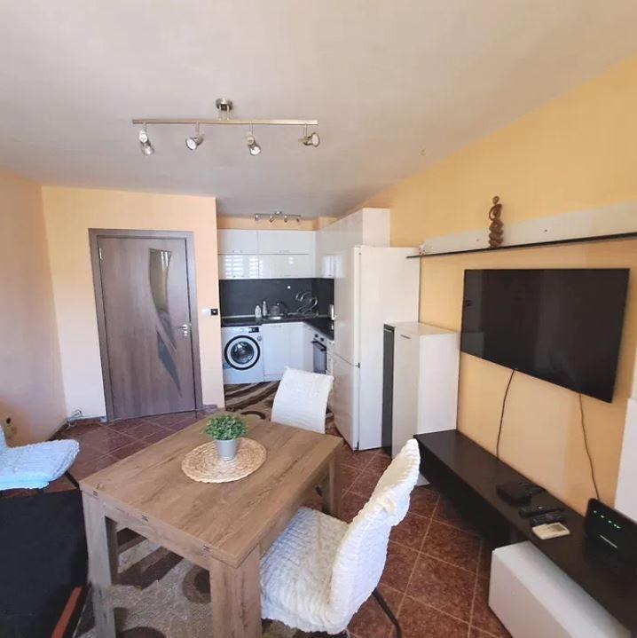 Дава под наем 2-СТАЕН, гр. Варна, Колхозен пазар