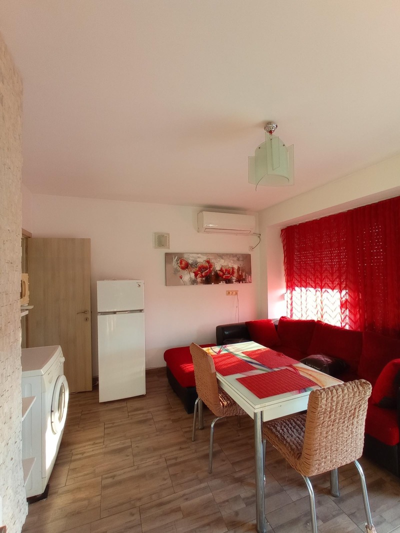 A louer  1 chambre Plovdiv , Karchiyaka , 60 m² | 42023250