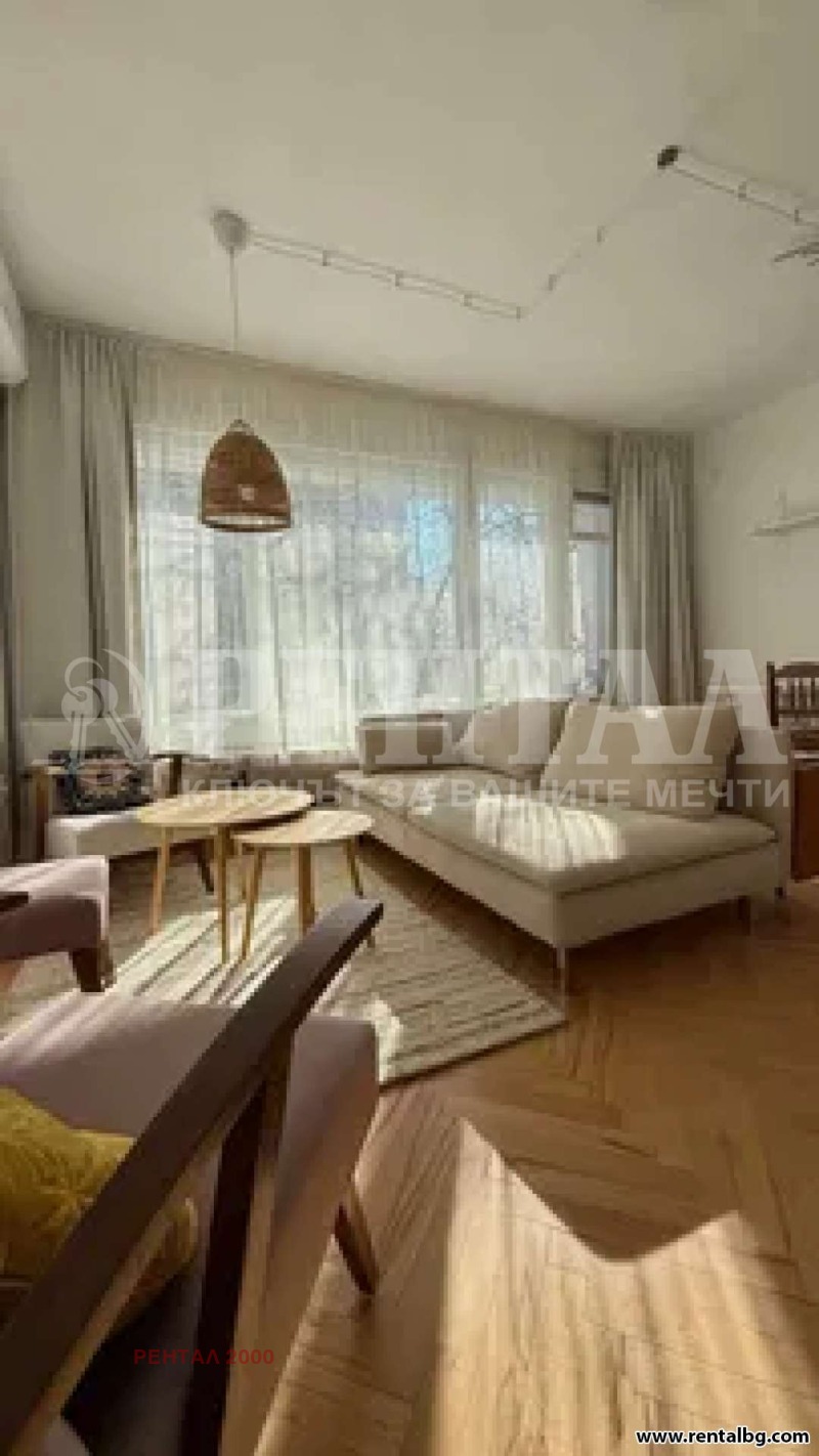 Дава под наем АТЕЛИЕ, ТАВАН, гр. Пловдив, Център, снимка 13 - Апартаменти - 53110368