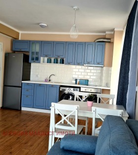 1 quarto Darvenica, Sofia
