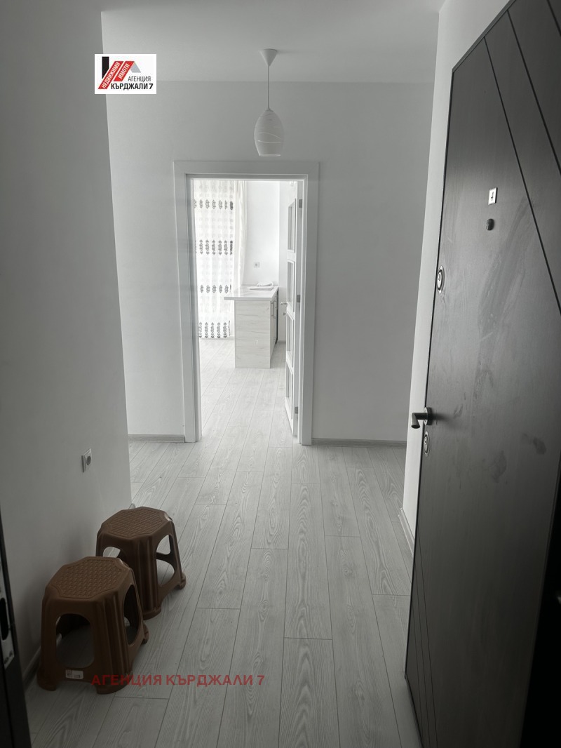 Дава под наем 3-СТАЕН, гр. Кърджали, Възрожденци, снимка 3 - Апартаменти - 52659327