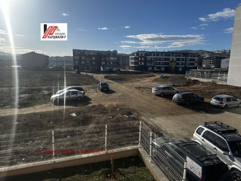 Дава под наем 3-СТАЕН, гр. Кърджали, Възрожденци, снимка 10 - Апартаменти - 52659327