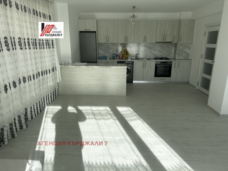 Дава под наем 3-СТАЕН, гр. Кърджали, Възрожденци