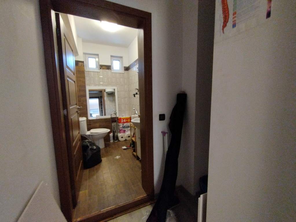 Дава под наем МАГАЗИН, гр. София, Хладилника, снимка 12 - Магазини - 54108660