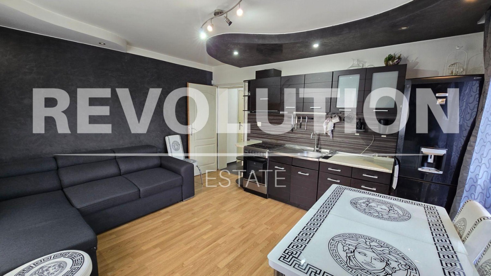 Дава под наем 2-СТАЕН, гр. Варна, Възраждане 1