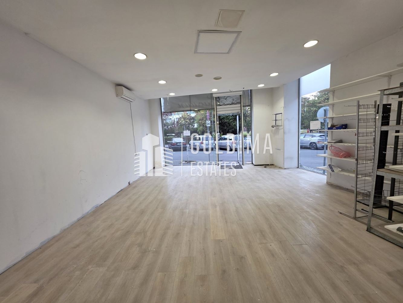 Дава под наем МАГАЗИН, гр. Бургас, Център