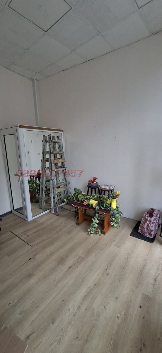 Дава под наем МАГАЗИН, гр. Варна, Център, снимка 4 - Магазини - 54032100