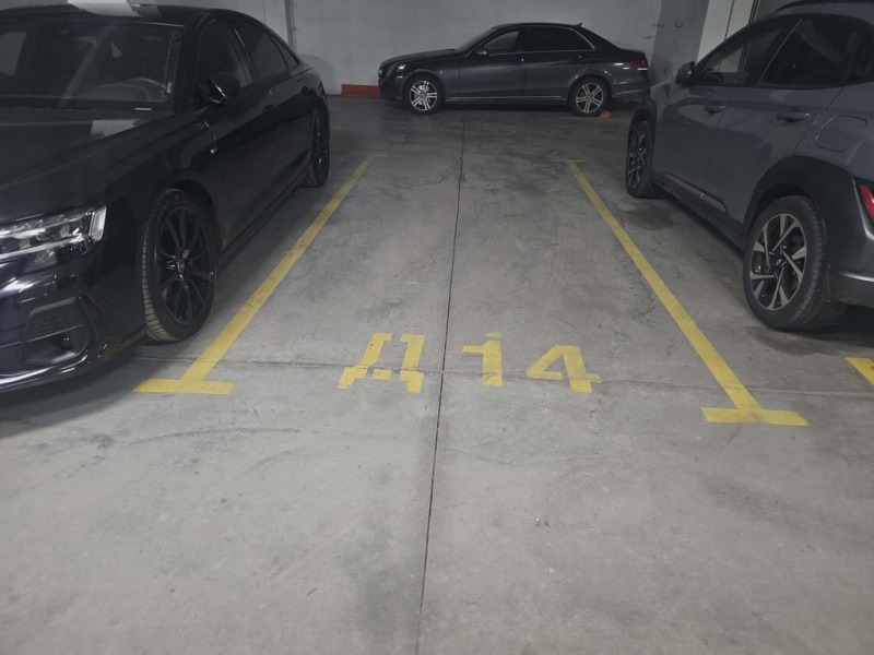 Дава под наем ГАРАЖ, ПАРКОМЯСТО, гр. Кърджали, Център