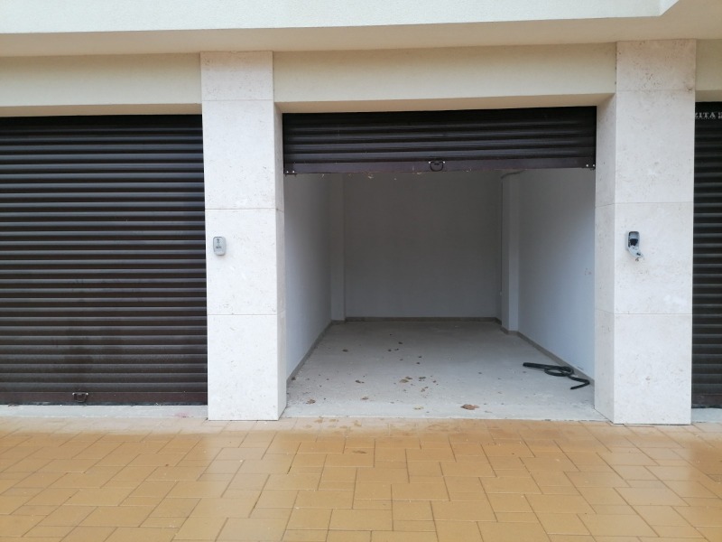 Дава под наем ГАРАЖ, ПАРКОМЯСТО, гр. Пловдив, Христо Смирненски, снимка 2 - Гаражи и паркоместа - 52502983