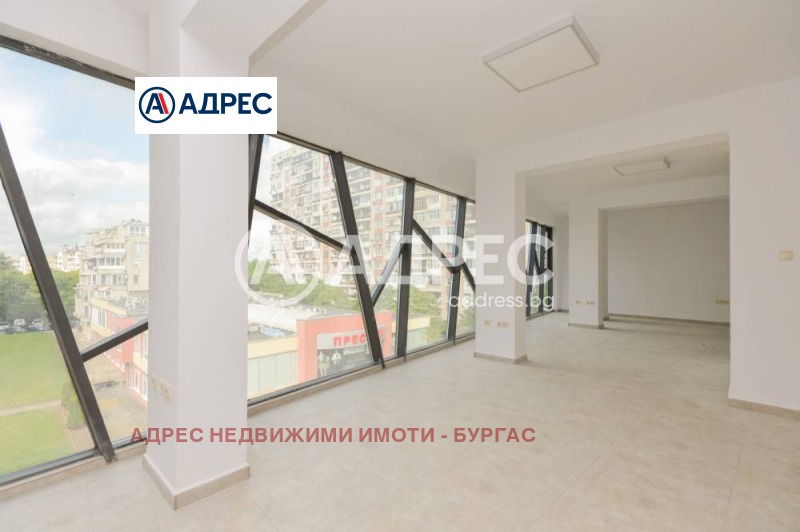 Para alugar  Escritório Burgas , Slaveikov , 106 m² | 33038259