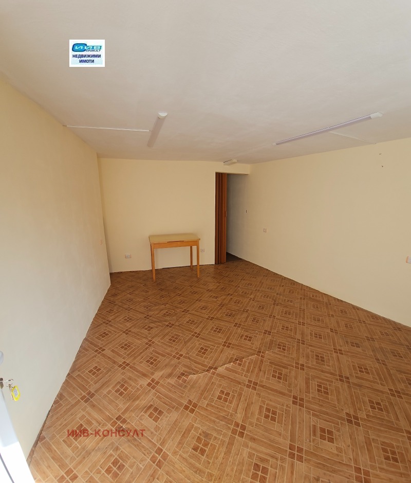 De inchiriat  Magazin Velico Târnovo , Țentâr , 28 mp | 68641495